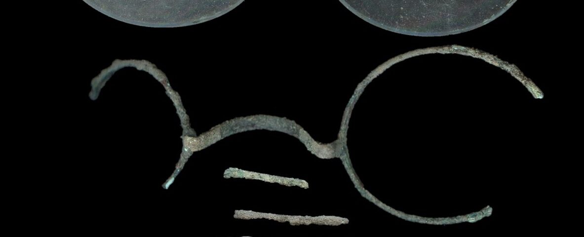 Artifact images of wireframe eyeglass fragments